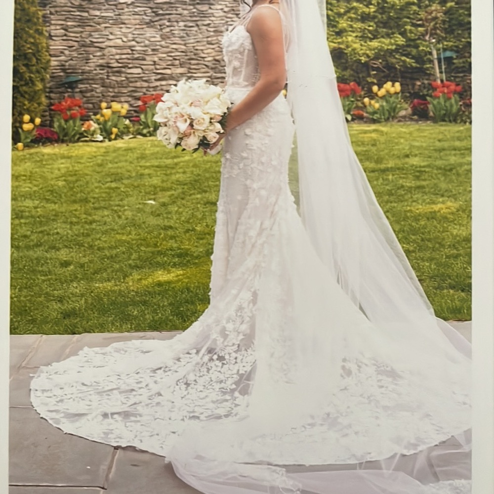 Rivini Hayward White Wedding gown, size 12